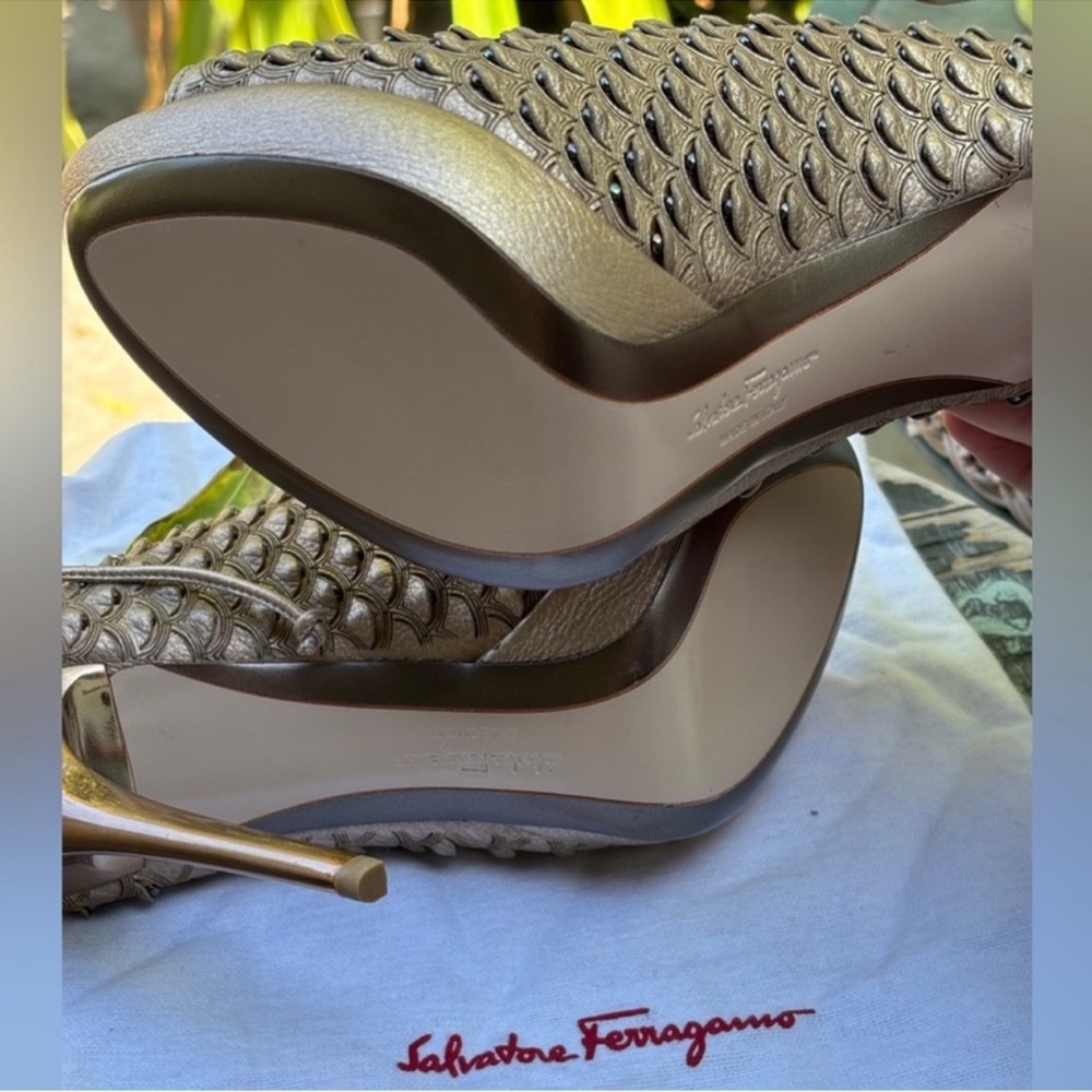 NWOT Salvatore Ferragamo python metallic embossed… - image 8